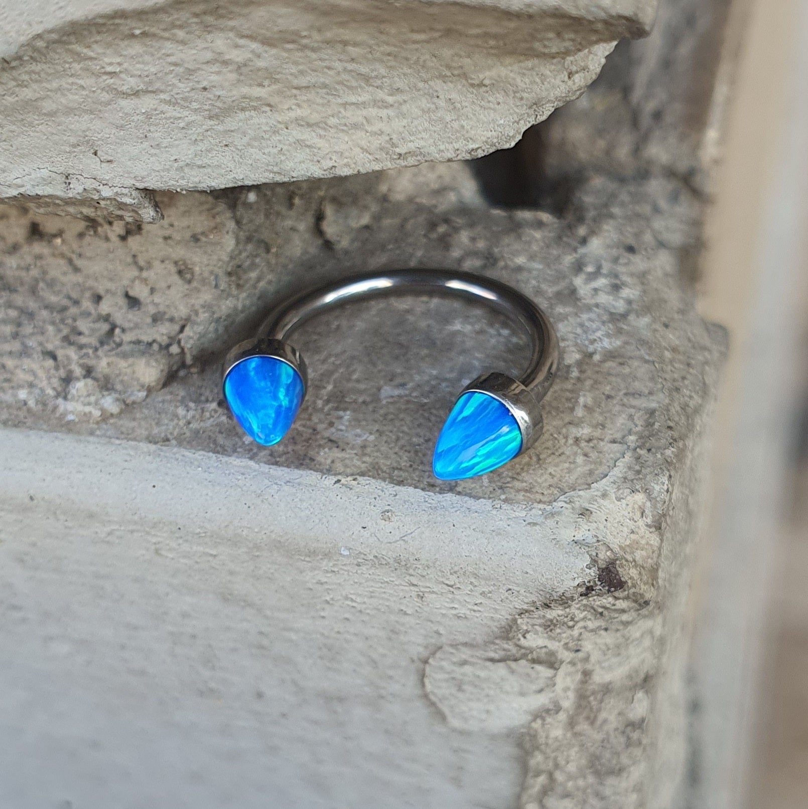 Circular barbell T085 Piercing