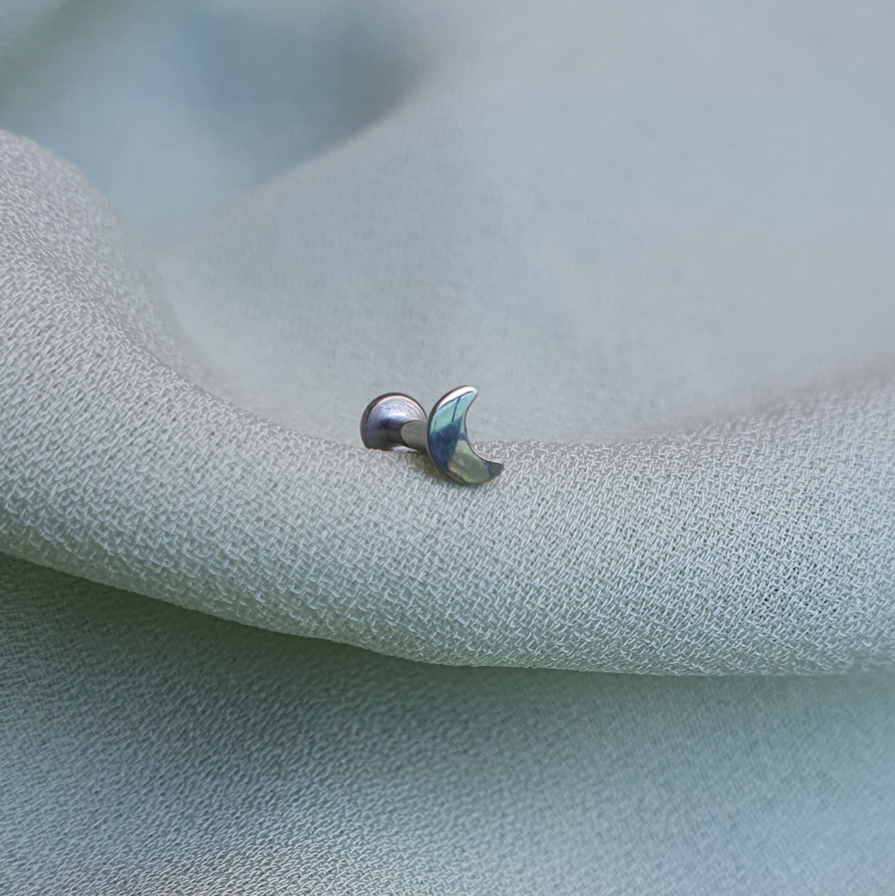 LABRET T143 Piercing