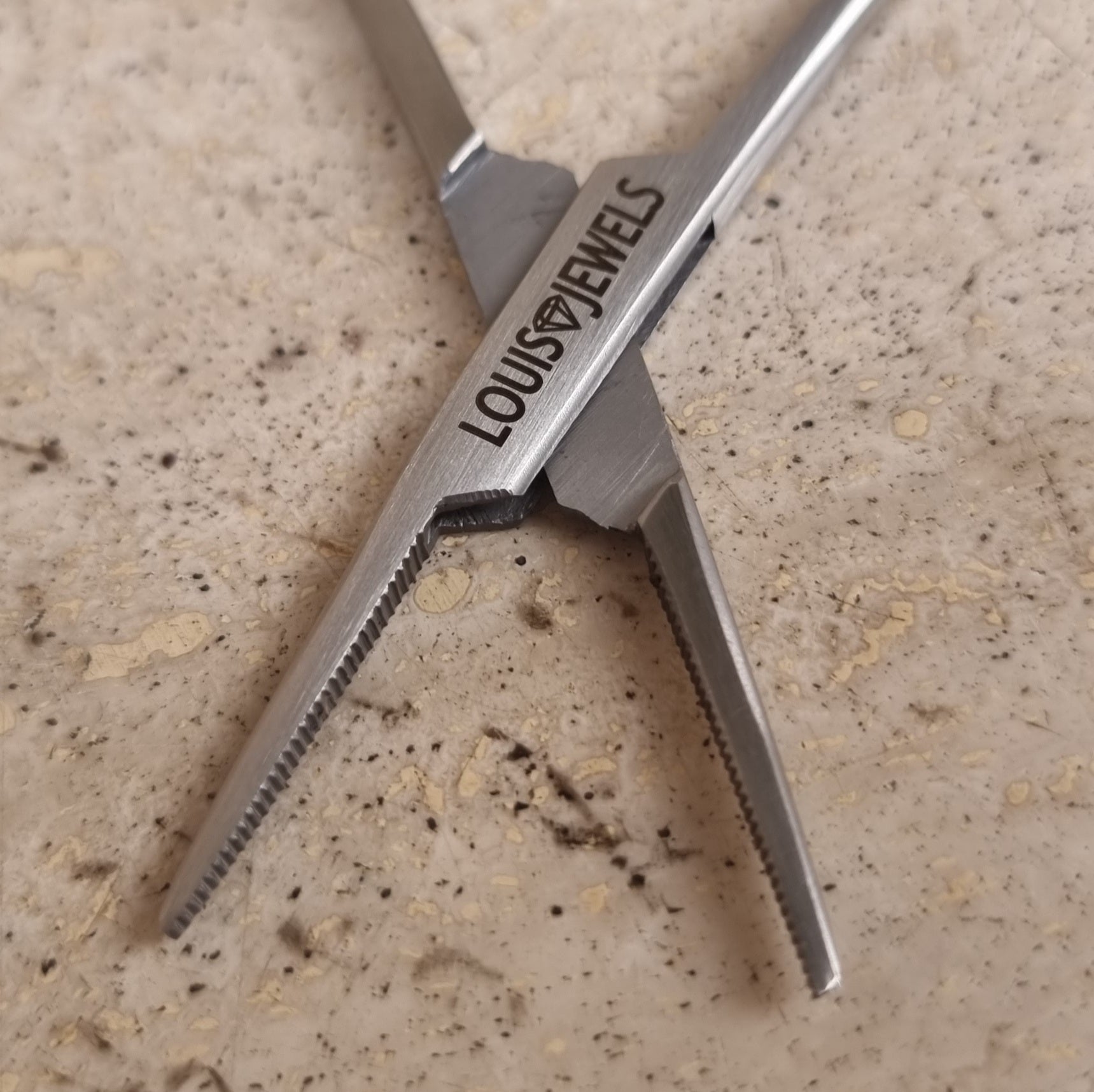 Pinza T151 Piercing