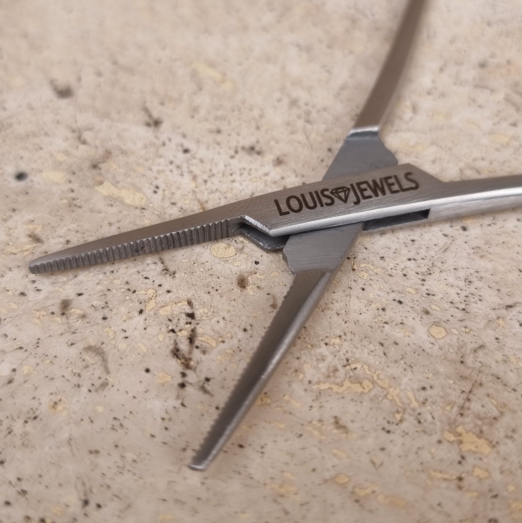 Pinza T151 Piercing