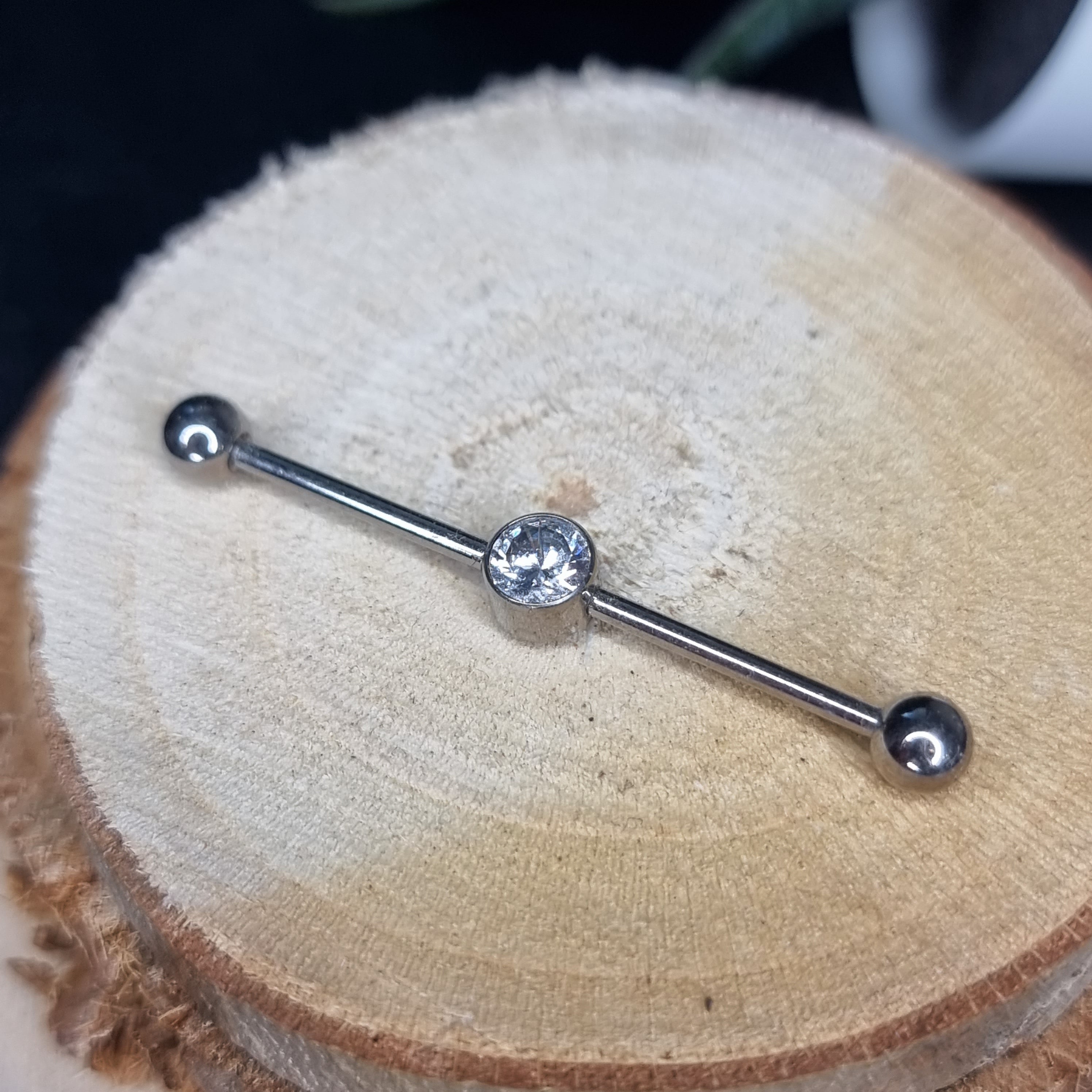 Barbell T037 Piercing
