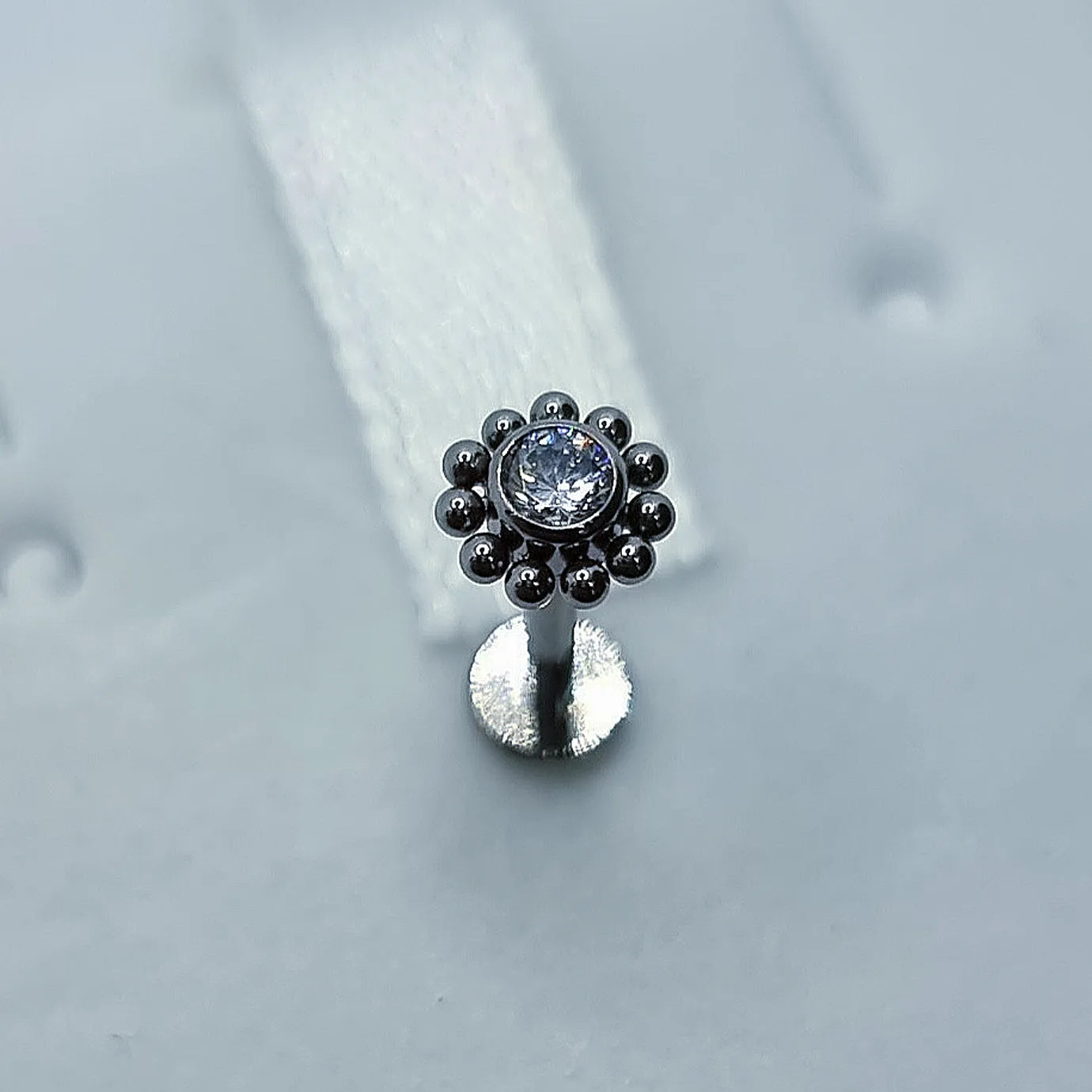 LABRET T194 Piercing