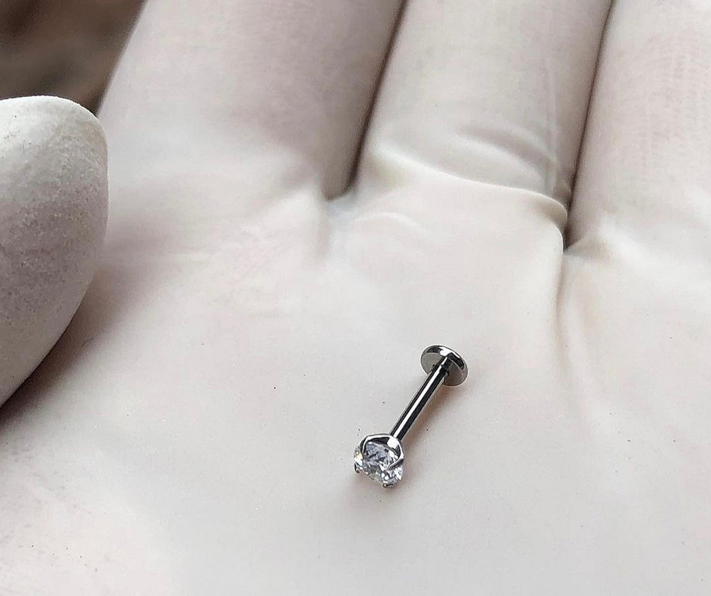 LABRET T106 Piercing
