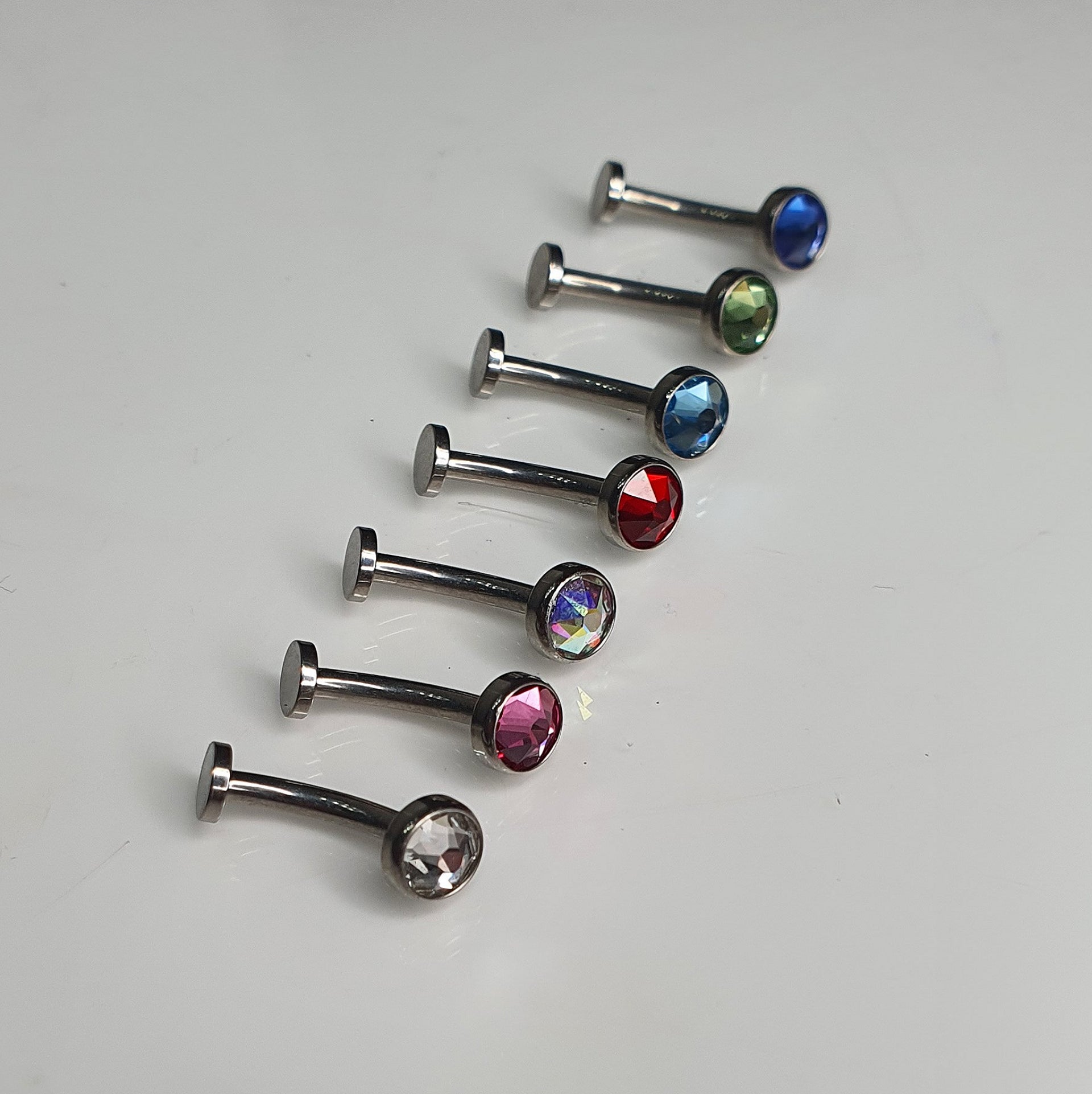 Floating Navel T134 Piercing