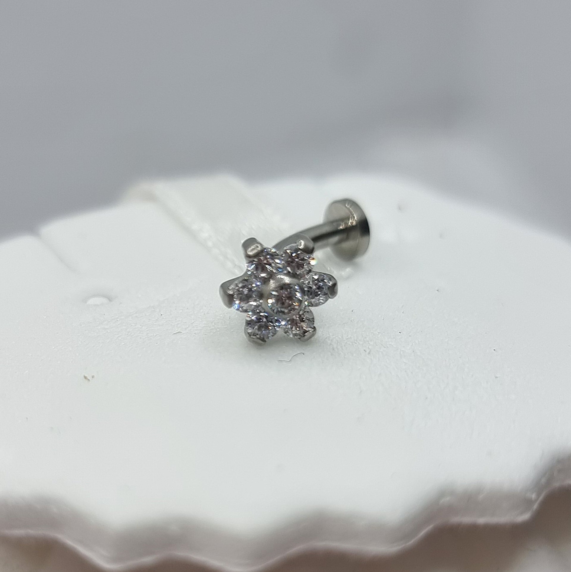 FLOATING T187 Piercing