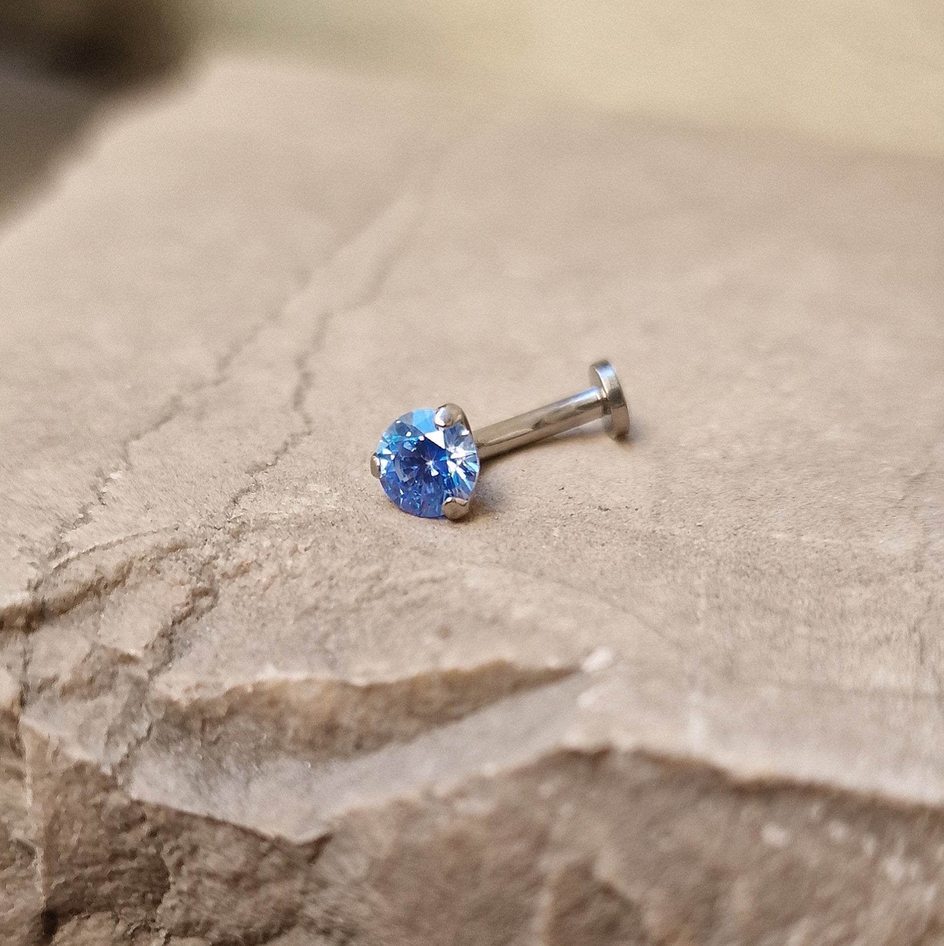 FLOATING T186 Piercing