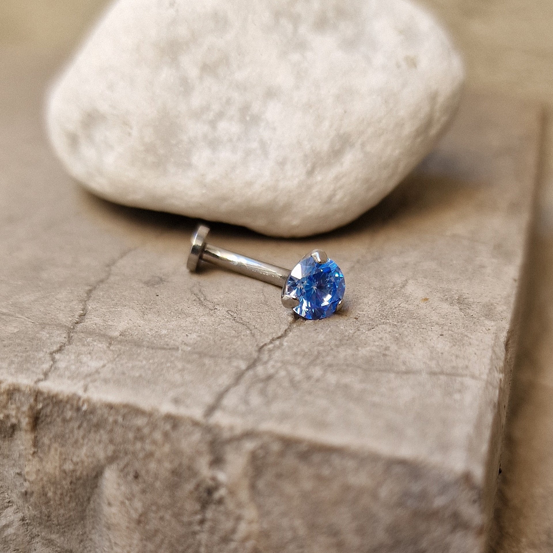 FLOATING T186 Piercing