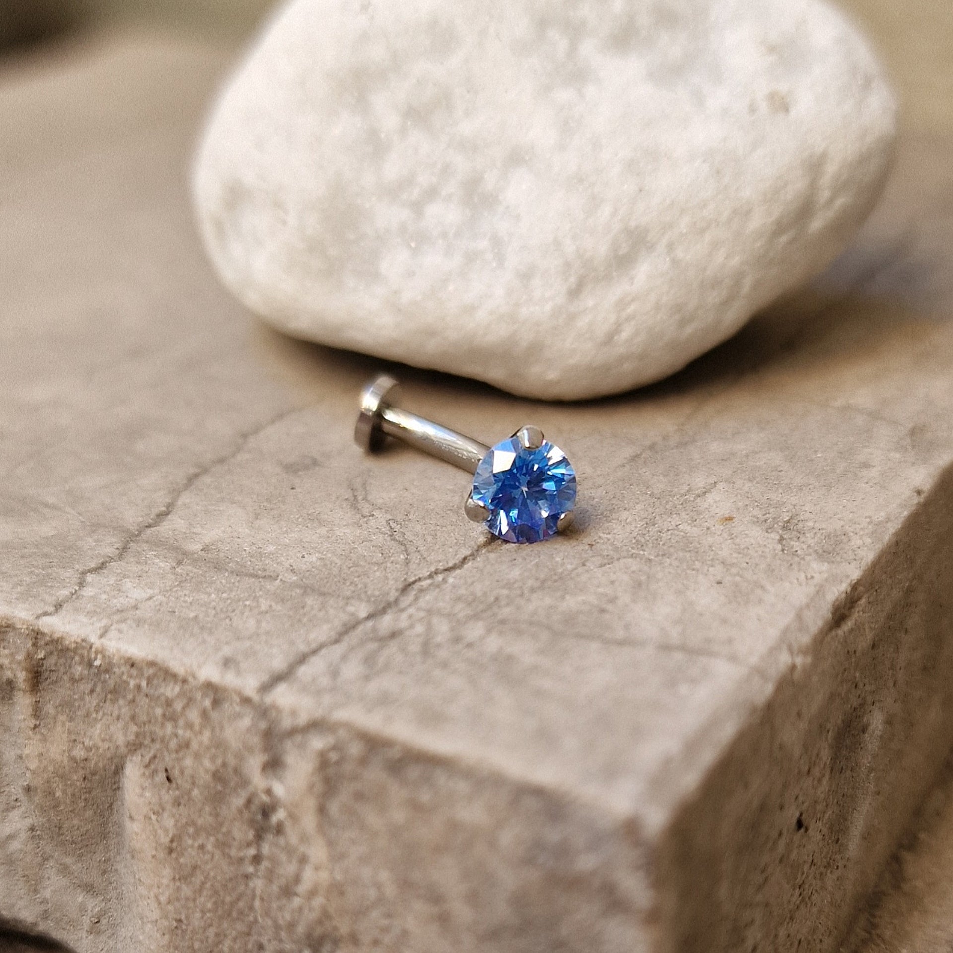 FLOATING T186 Piercing