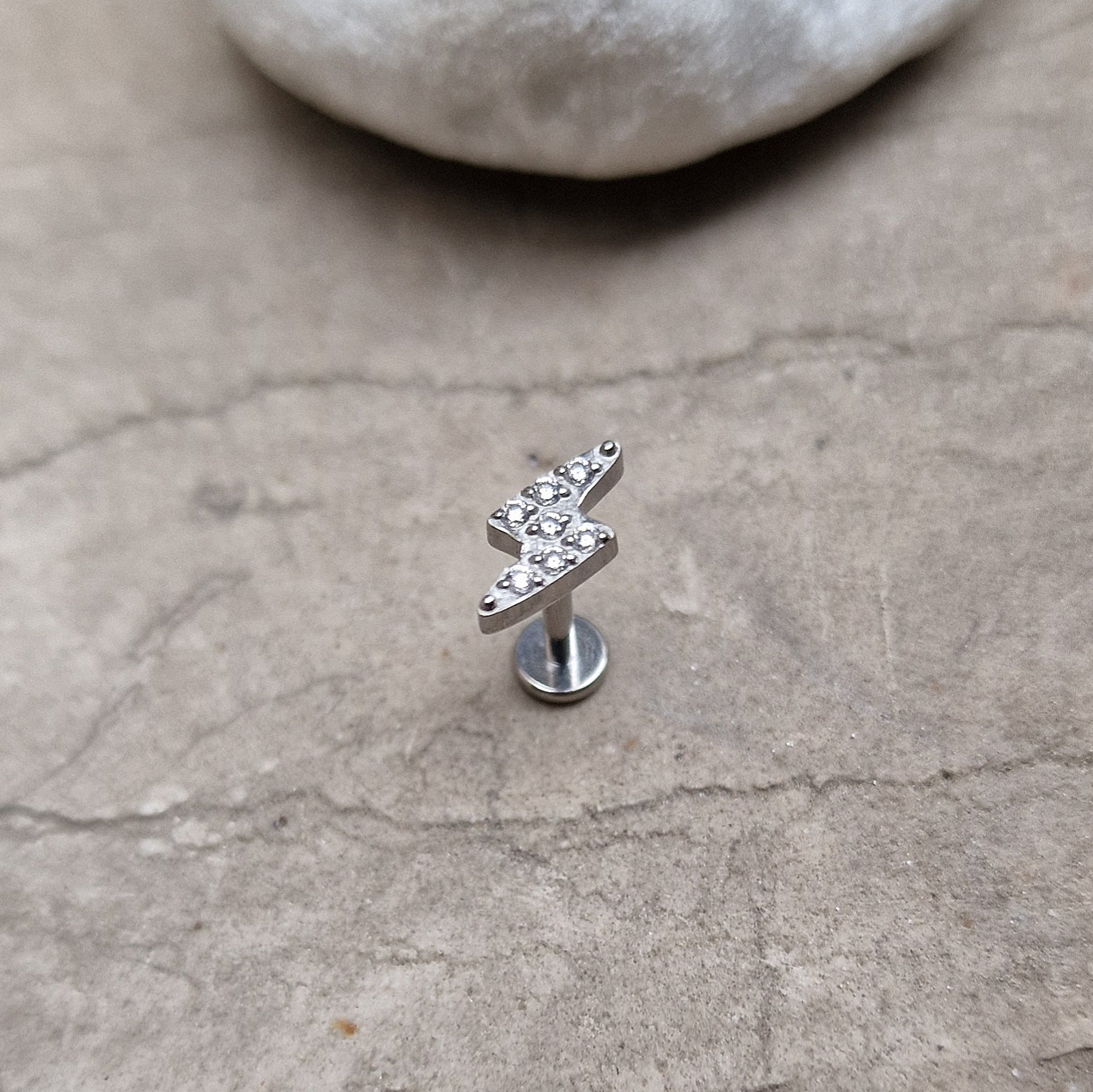 Labret T203 Piercing