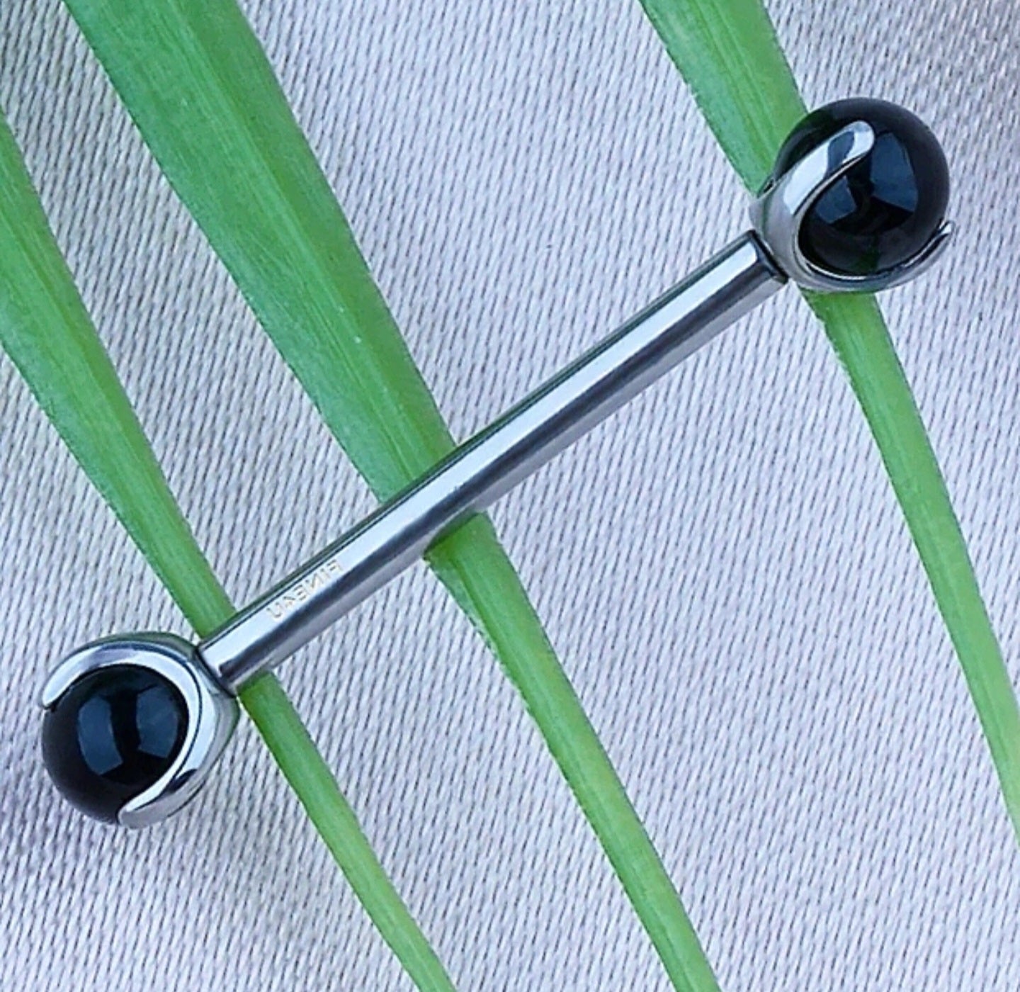 Barbell T122 Piercing