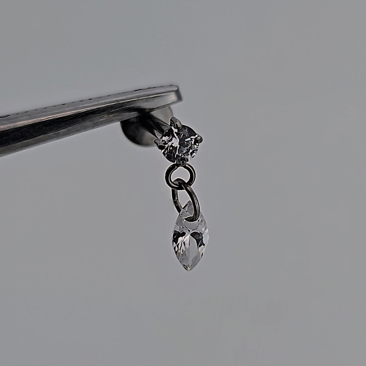 Labret T334