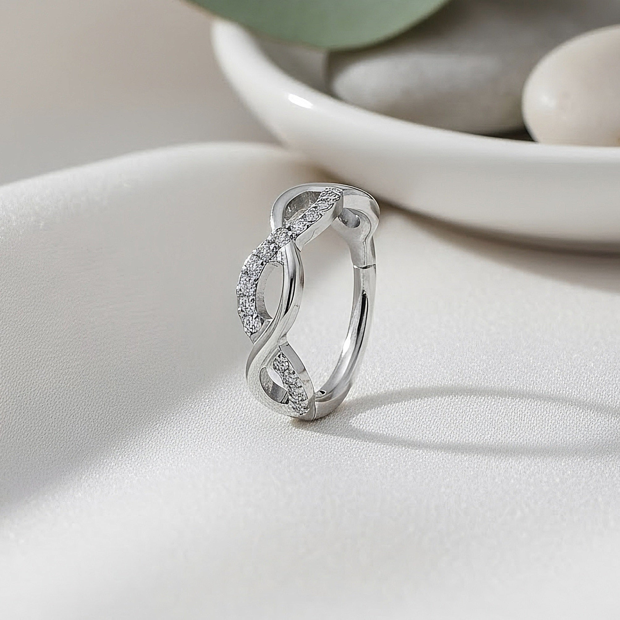 Ring T211
