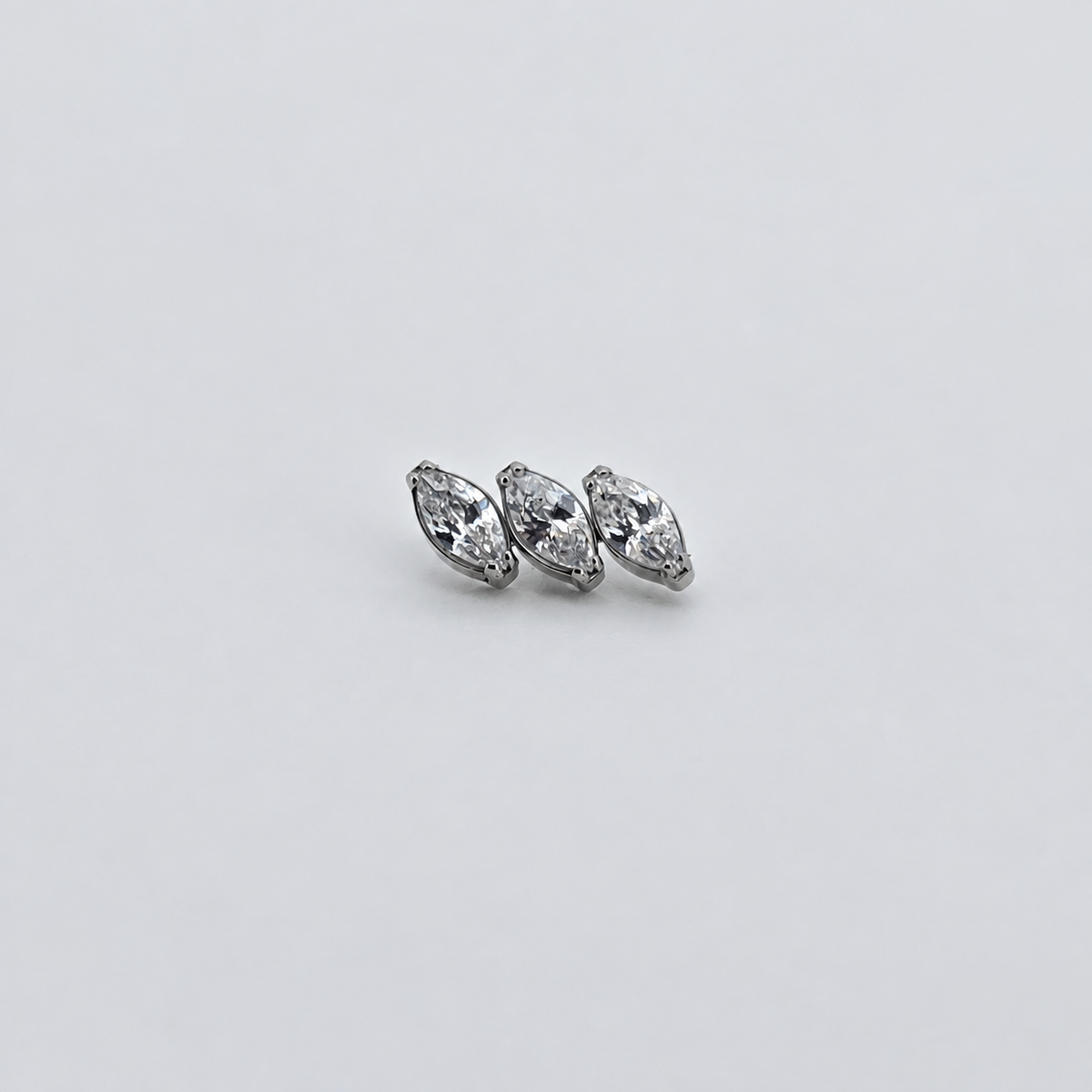 Piercing_Labret_zirconia marquise