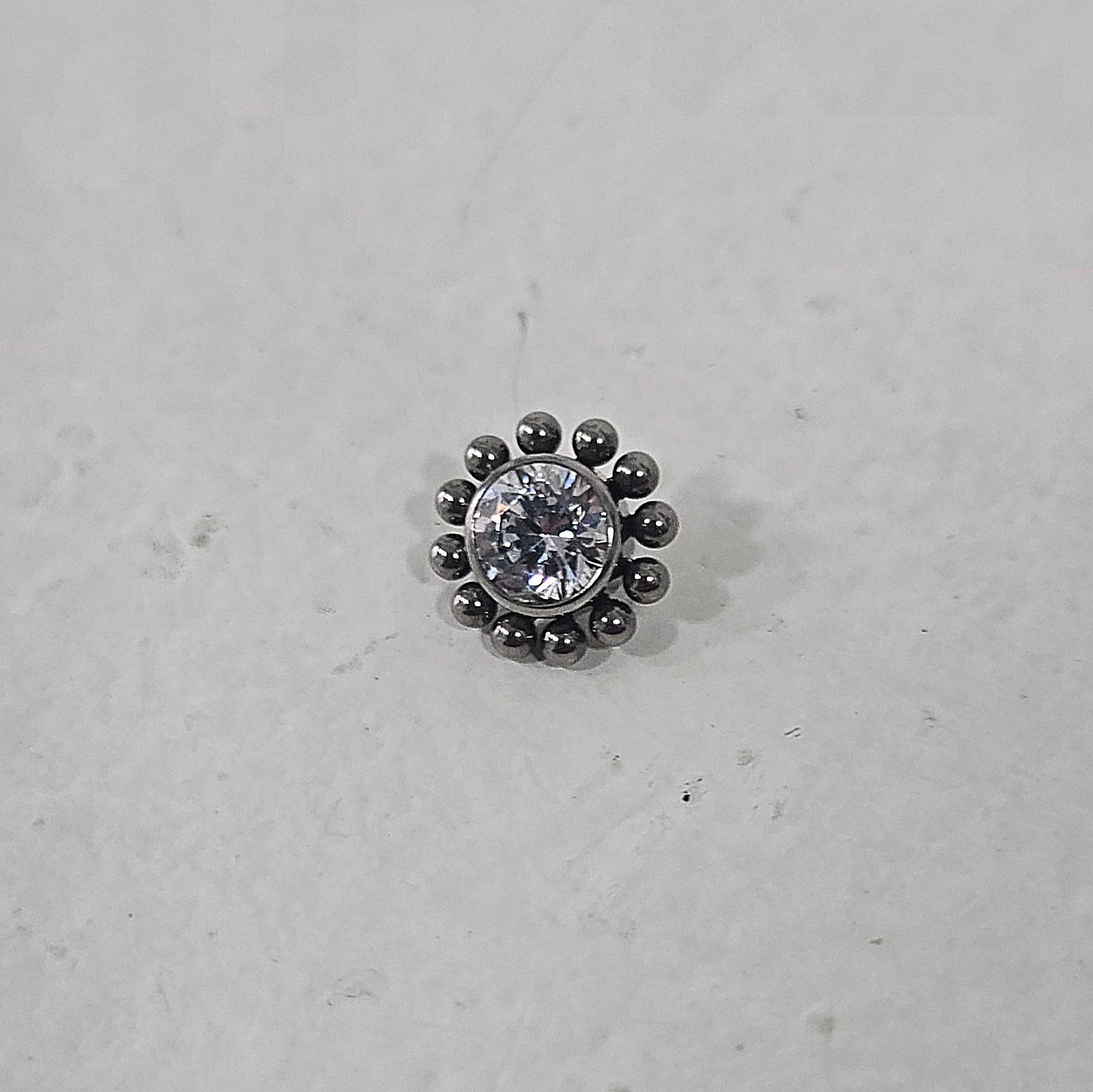 microdermal terminale triangolo titanio anallergico