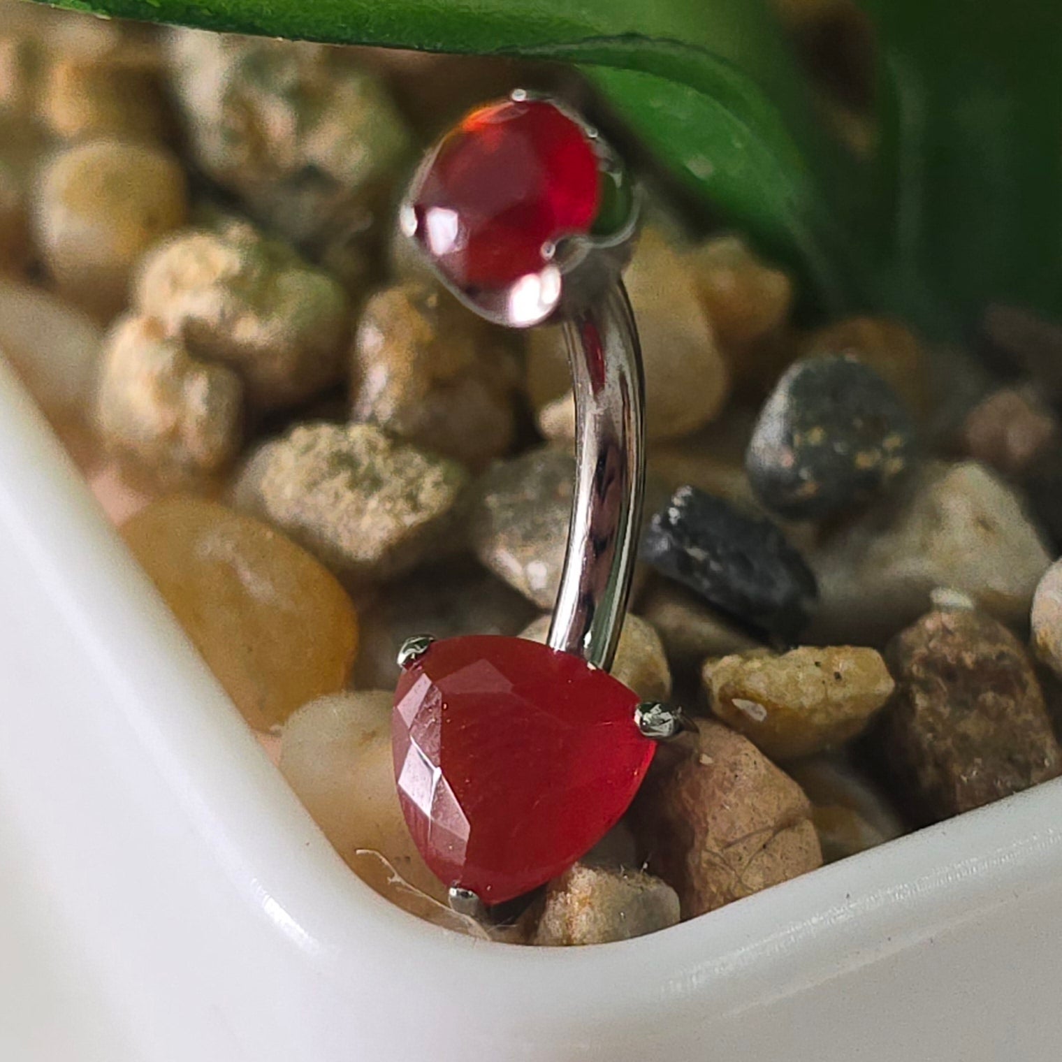 piercing navel rosso