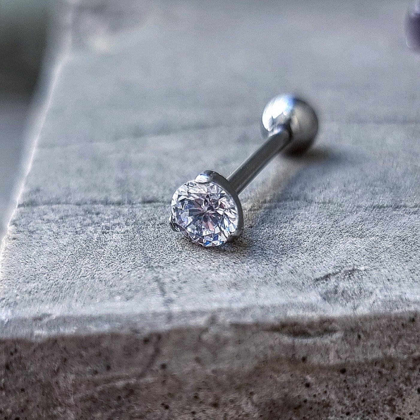 Barbell T183 Piercing