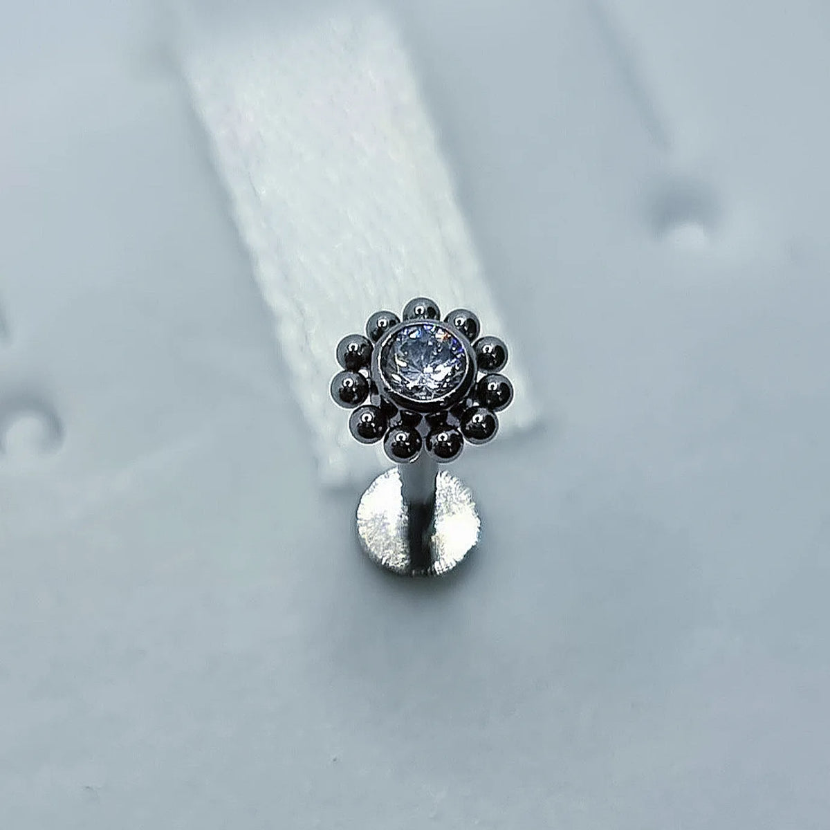 LABRET T194 Piercing