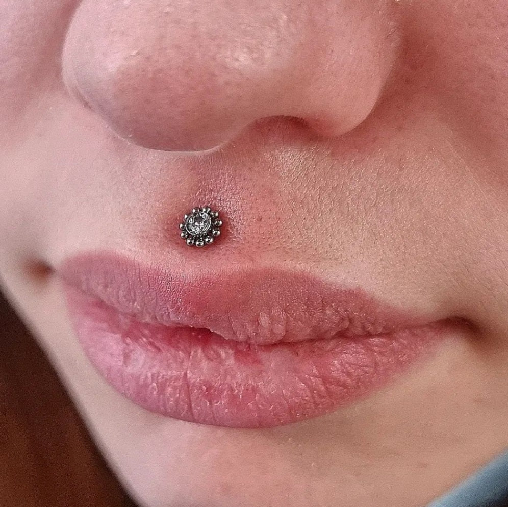 LABRET T194 Piercing