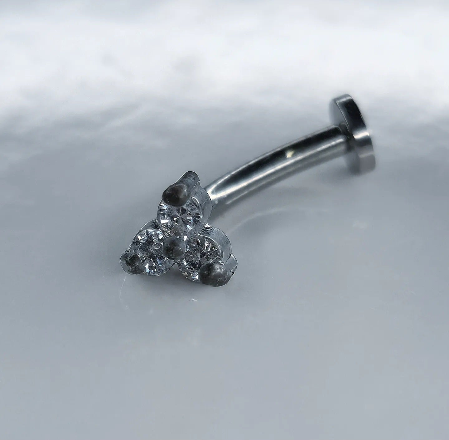 Floating F002 Piercing
